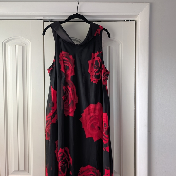 SLNY Dresses & Skirts - SLNY Black Midi Dress with Bold Red Floral Design